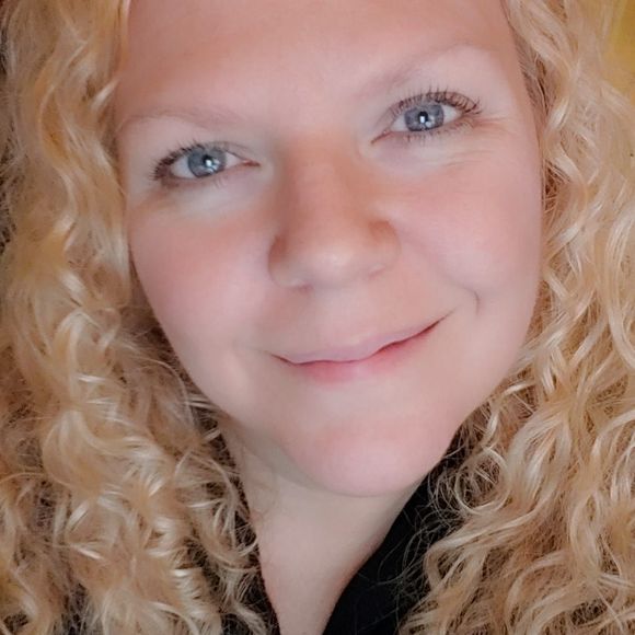 Meet the Posher Other - Meet your Posher, Connie